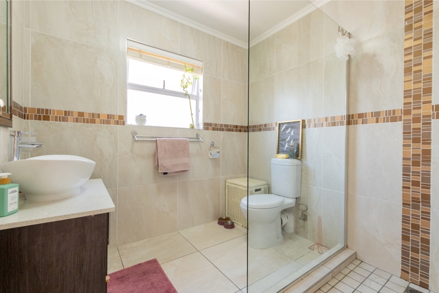 4 Bedroom Property for Sale in Sunset Estate Western Cape